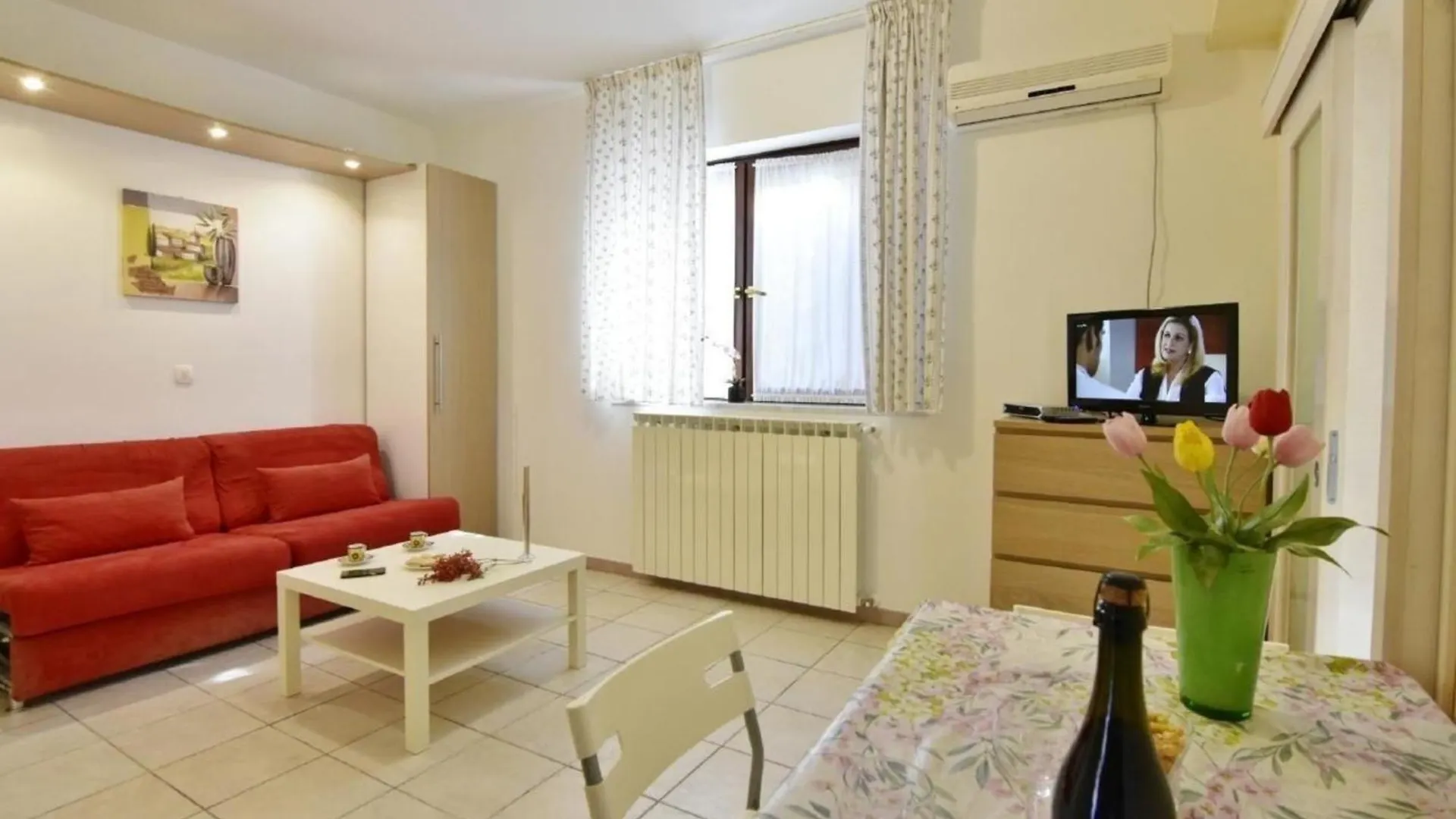 Casa de Férias Schoenes Ferienhaus In Zambratija Mit Terrasse Und Nah Am Strand